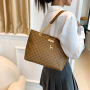 New Handbag Texture Soft Leather Large Capacity Tote Women Bag With Hanging Accessories Shoulder Bag