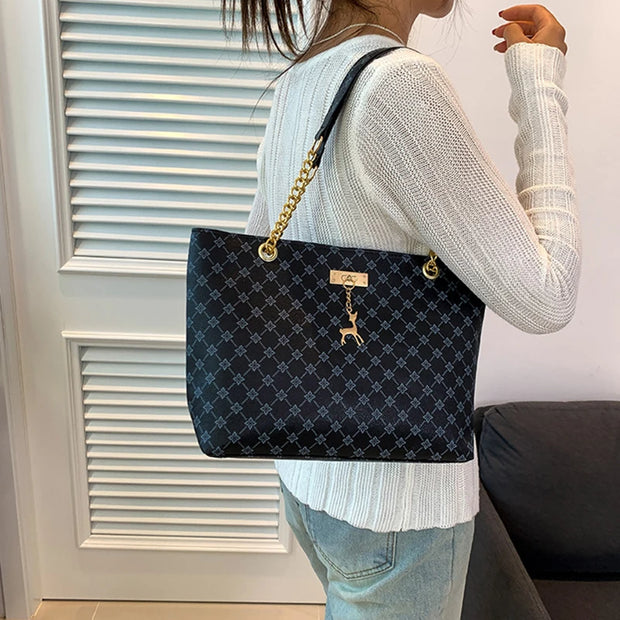 New Handbag Texture Soft Leather Large Capacity Tote Women Bag With Hanging Accessories Shoulder Bag