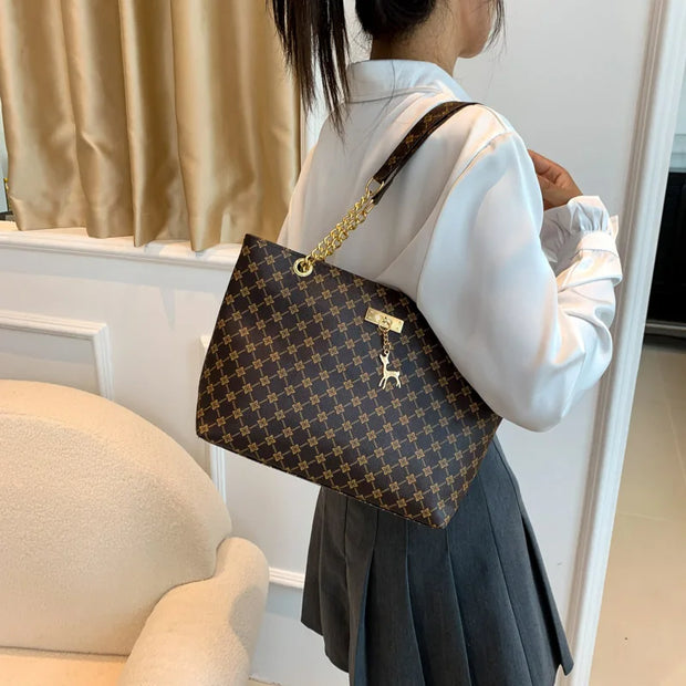 New Handbag Texture Soft Leather Large Capacity Tote Women Bag With Hanging Accessories Shoulder Bag