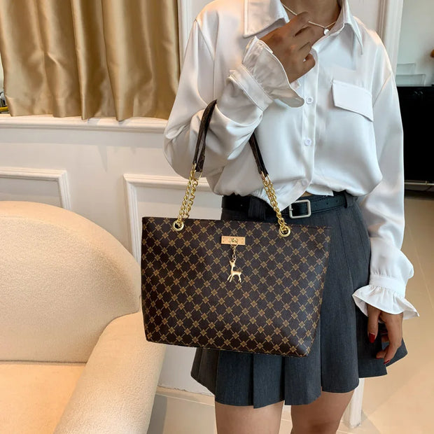 New Handbag Texture Soft Leather Large Capacity Tote Women Bag With Hanging Accessories Shoulder Bag