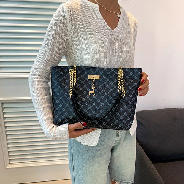 New Handbag Texture Soft Leather Large Capacity Tote Women Bag With Hanging Accessories Shoulder Bag